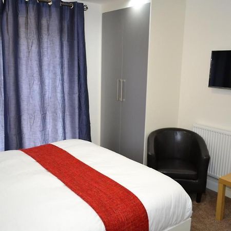 Heathrow Travellers Hub Bed & Breakfast Hounslow Ngoại thất bức ảnh
