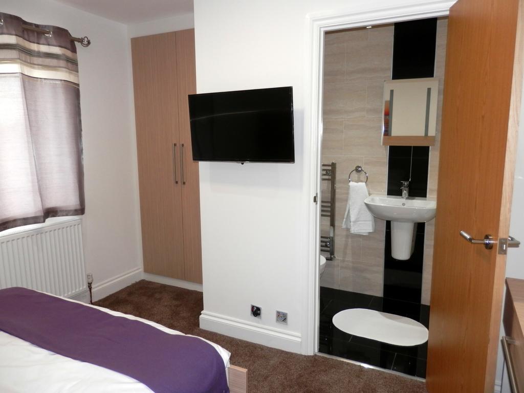 Heathrow Travellers Hub Bed & Breakfast Hounslow Phòng bức ảnh