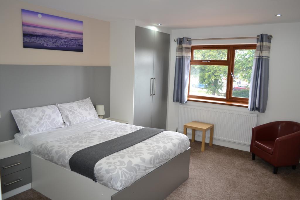Heathrow Travellers Hub Bed & Breakfast Hounslow Ngoại thất bức ảnh