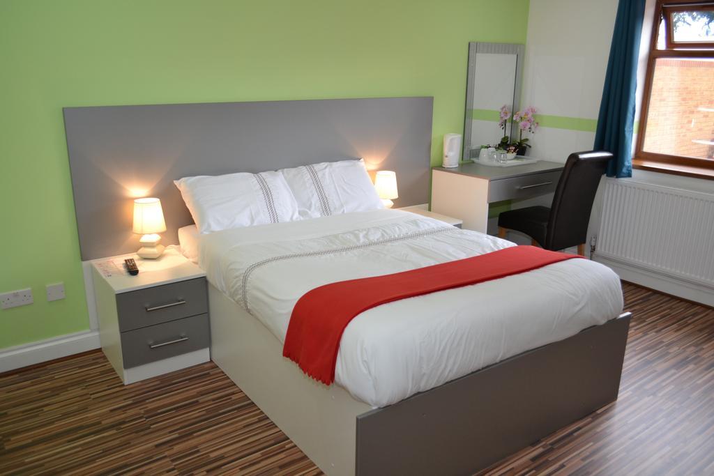Heathrow Travellers Hub Bed & Breakfast Hounslow Ngoại thất bức ảnh