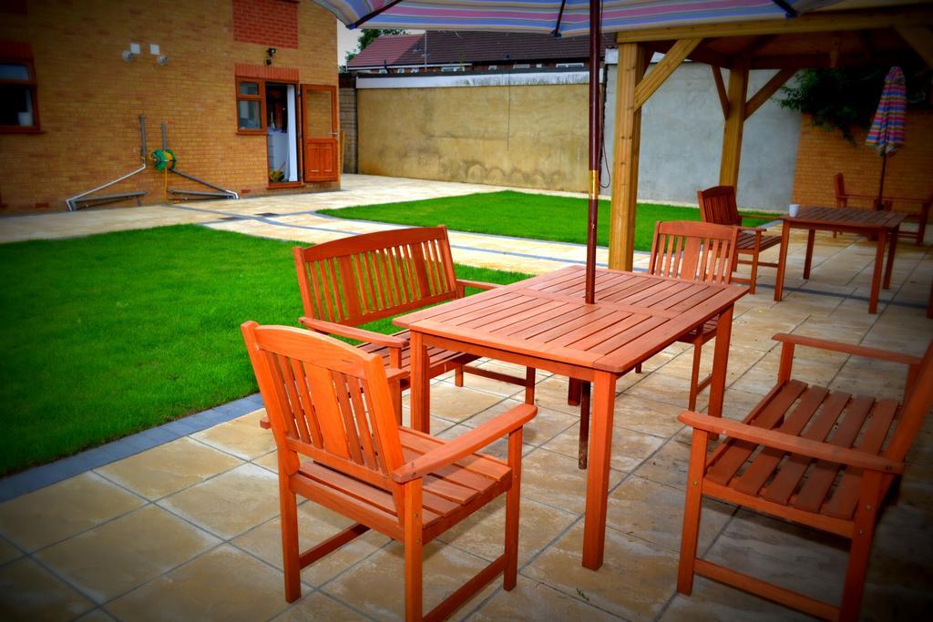 Heathrow Travellers Hub Bed & Breakfast Hounslow Ngoại thất bức ảnh